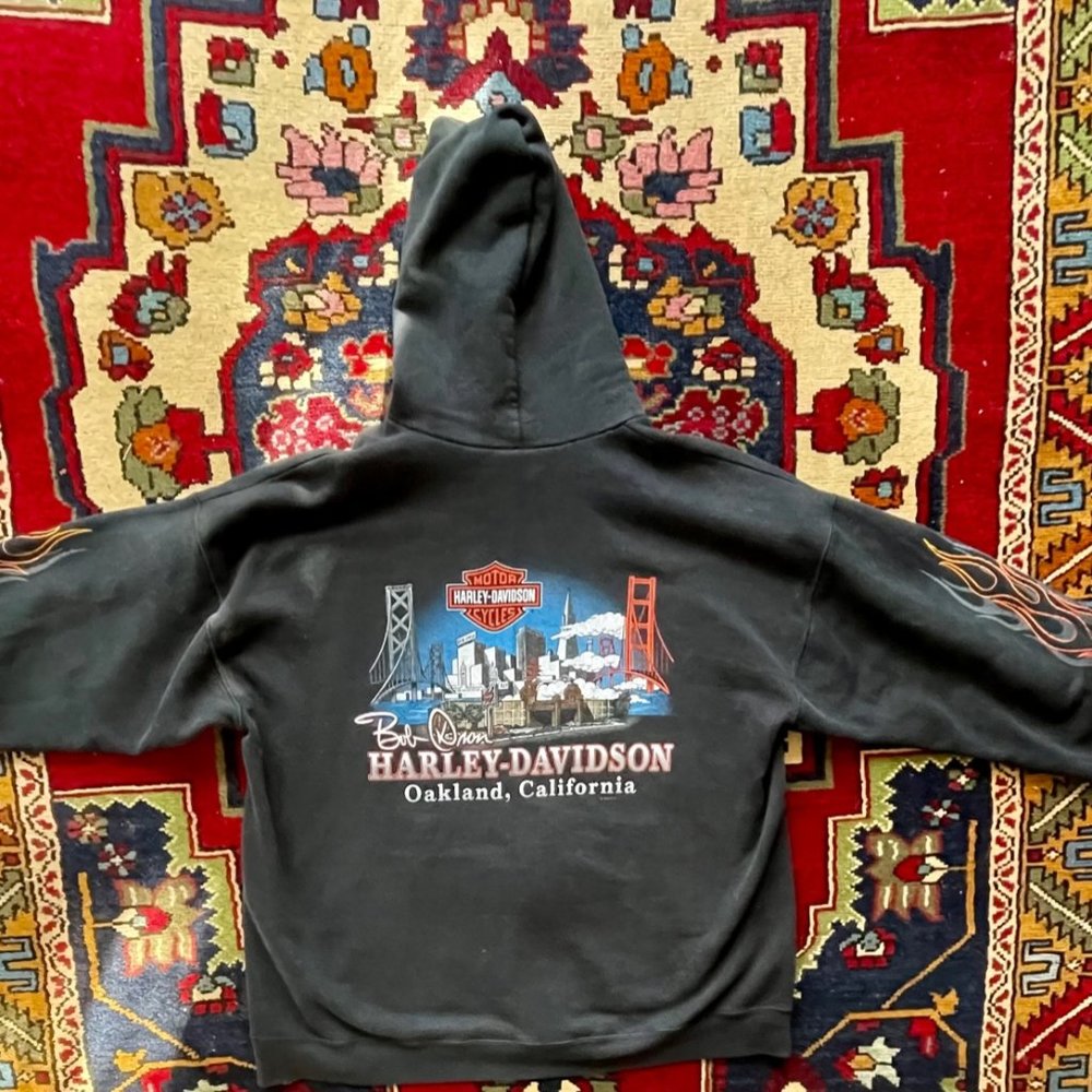 2003 Harley Davidson sweatshirt L Oakland CA Bob Dron flame sleeves